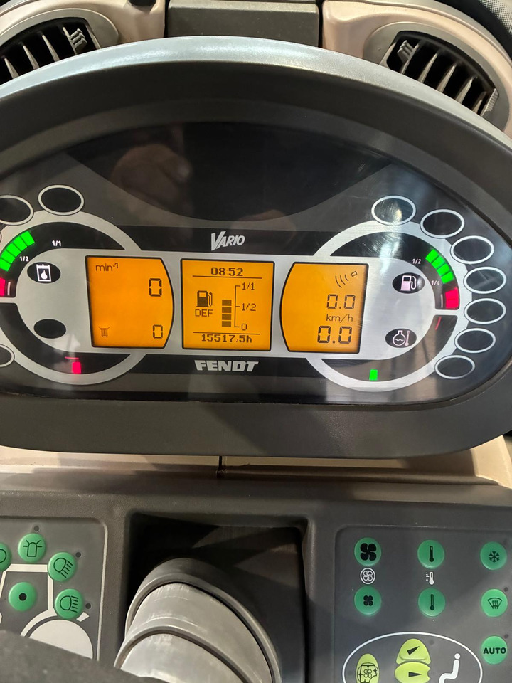 Fendt 828 Vario SCR ProfiPlus - Tractor: foto 2 Fendt 828 Vario SCR ProfiPlus - Tractor: foto 2