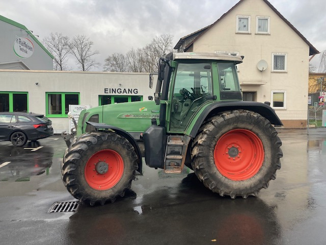 Fendt Favorit 714 Vario - Tractor: foto 1 Fendt Favorit 714 Vario - Tractor: foto 1