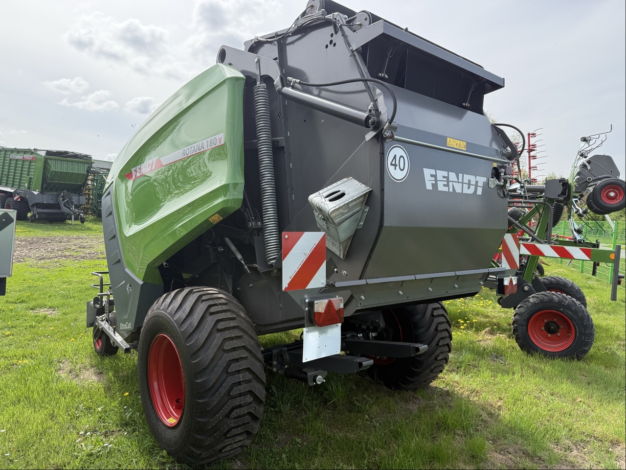 Fendt Rotana 180 V Xtra 25-Messer - Maquinaria de henificación: foto 3 Fendt Rotana 180 V Xtra 25-Messer - Maquinaria de henificación: foto 3