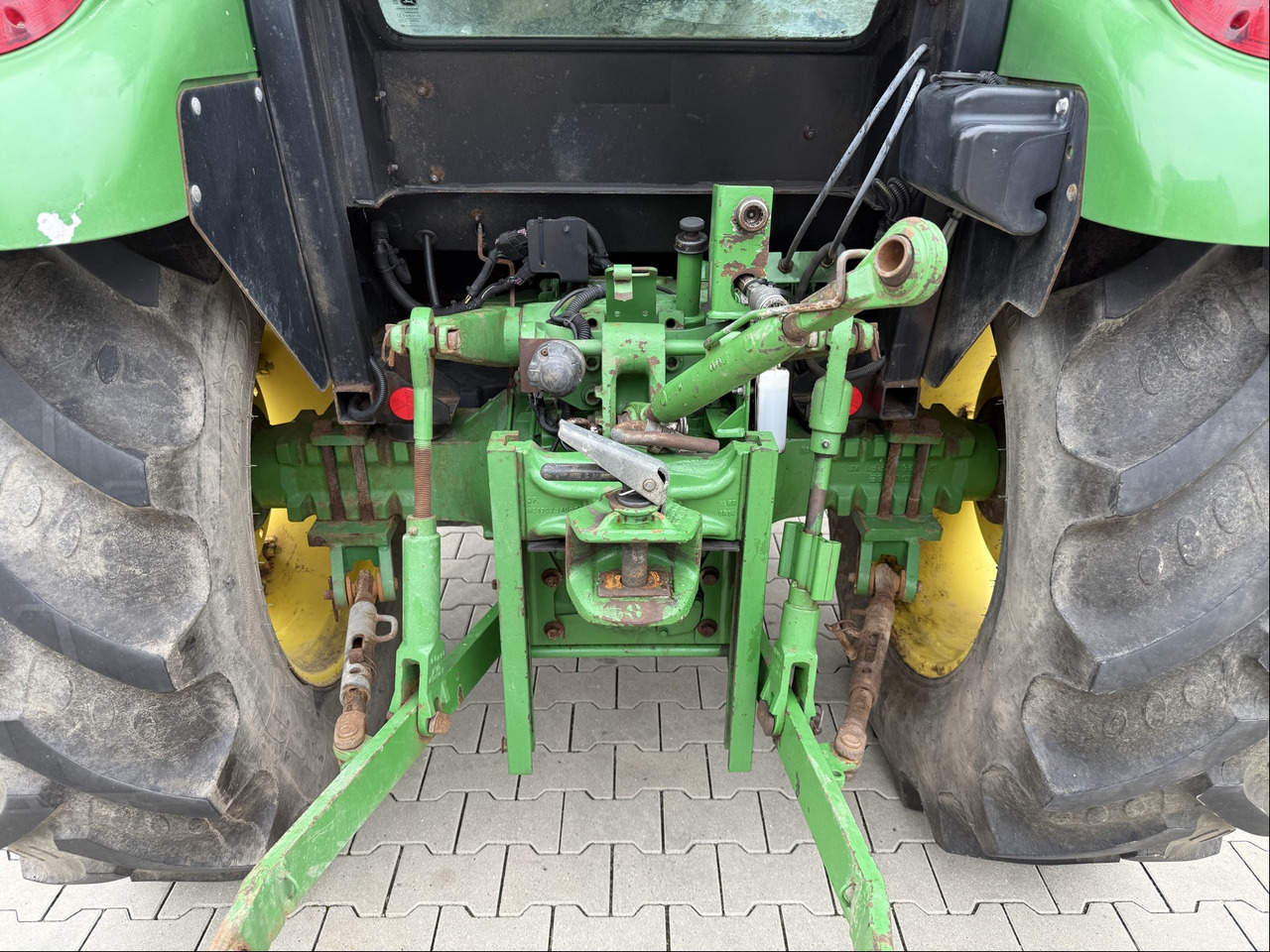 Tractor John Deere 5075E: foto 6