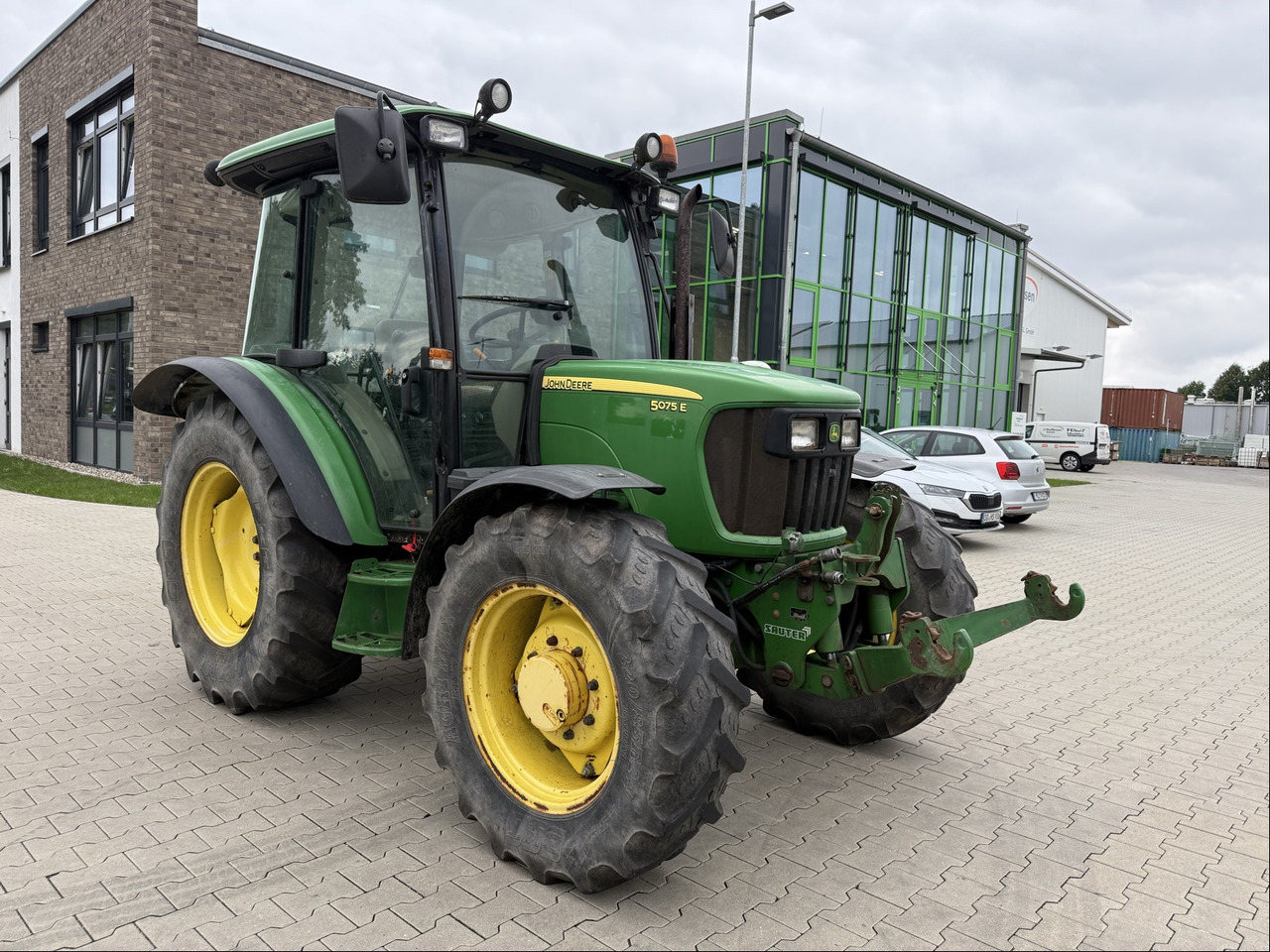 Tractor John Deere 5075E: foto 9