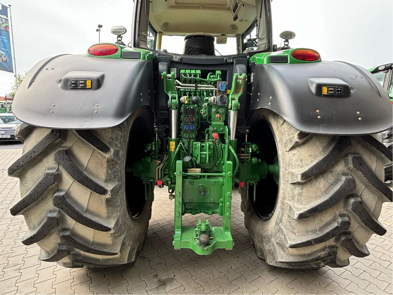 John Deere 6215 R - Tractor: foto 3 John Deere 6215 R - Tractor: foto 3