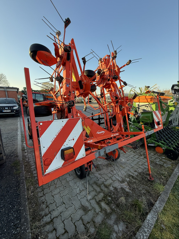 Kuhn Heuwender GF 8702 - Henificadora: foto 4 Kuhn Heuwender GF 8702 - Henificadora: foto 4