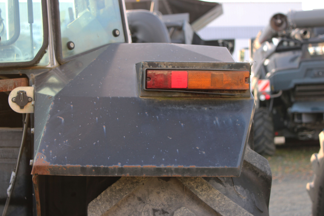 Massey Ferguson 3085 - Tractor: foto 3 Massey Ferguson 3085 - Tractor: foto 3