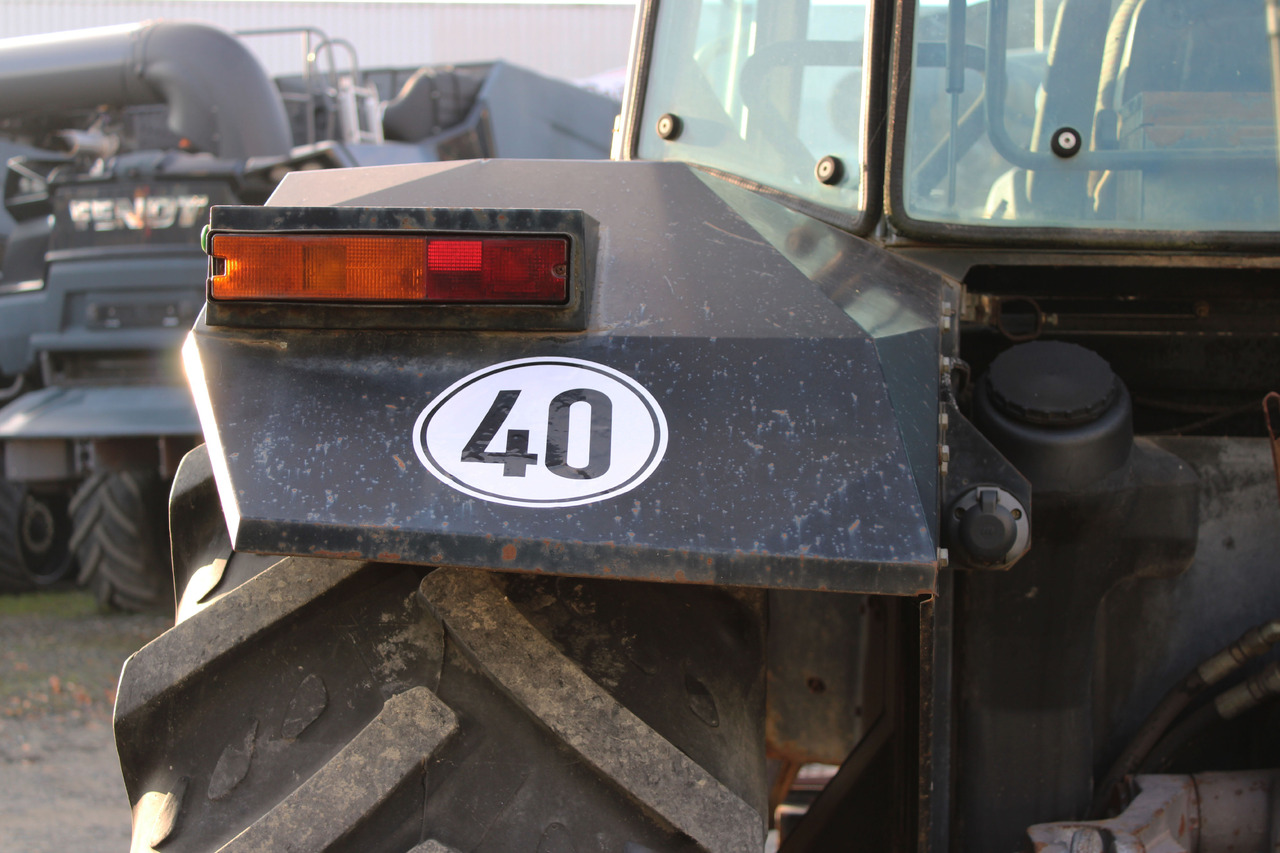 Massey Ferguson 3085 - Tractor: foto 4 Massey Ferguson 3085 - Tractor: foto 4