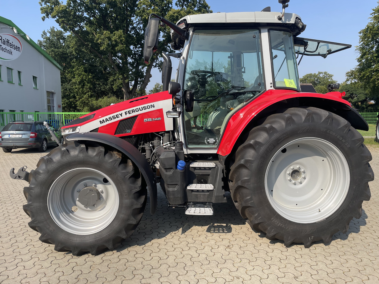 Massey Ferguson 5S.145 Dyna-6 Exclusive - Tractor: foto 1 Massey Ferguson 5S.145 Dyna-6 Exclusive - Tractor: foto 1