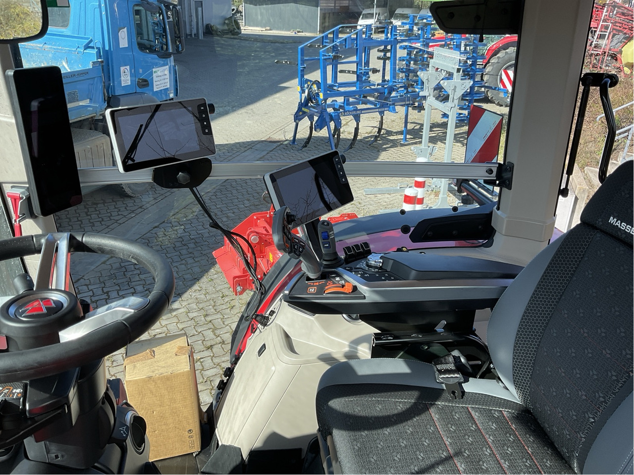 Massey Ferguson 8S.305 Dyna-VT EXCLUSIVE - Tractor: foto 2 Massey Ferguson 8S.305 Dyna-VT EXCLUSIVE - Tractor: foto 2