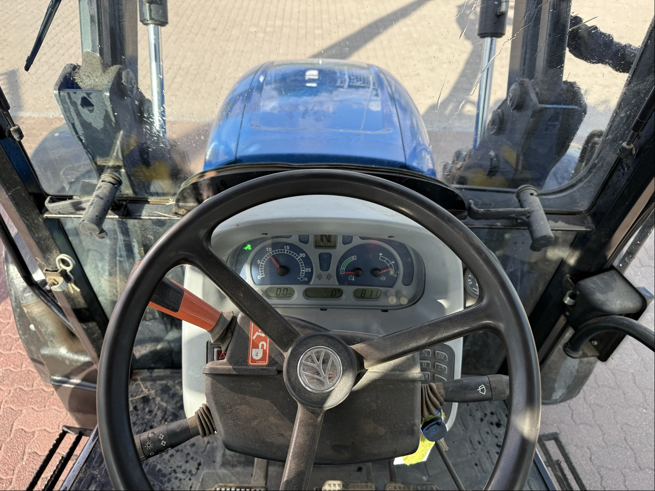 New Holland T5050 - Tractor: foto 5 New Holland T5050 - Tractor: foto 5