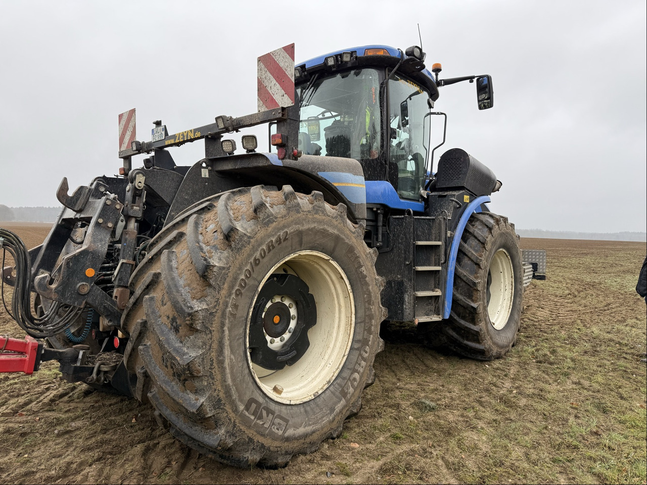 New Holland T9.560 - Tractor: foto 2 New Holland T9.560 - Tractor: foto 2