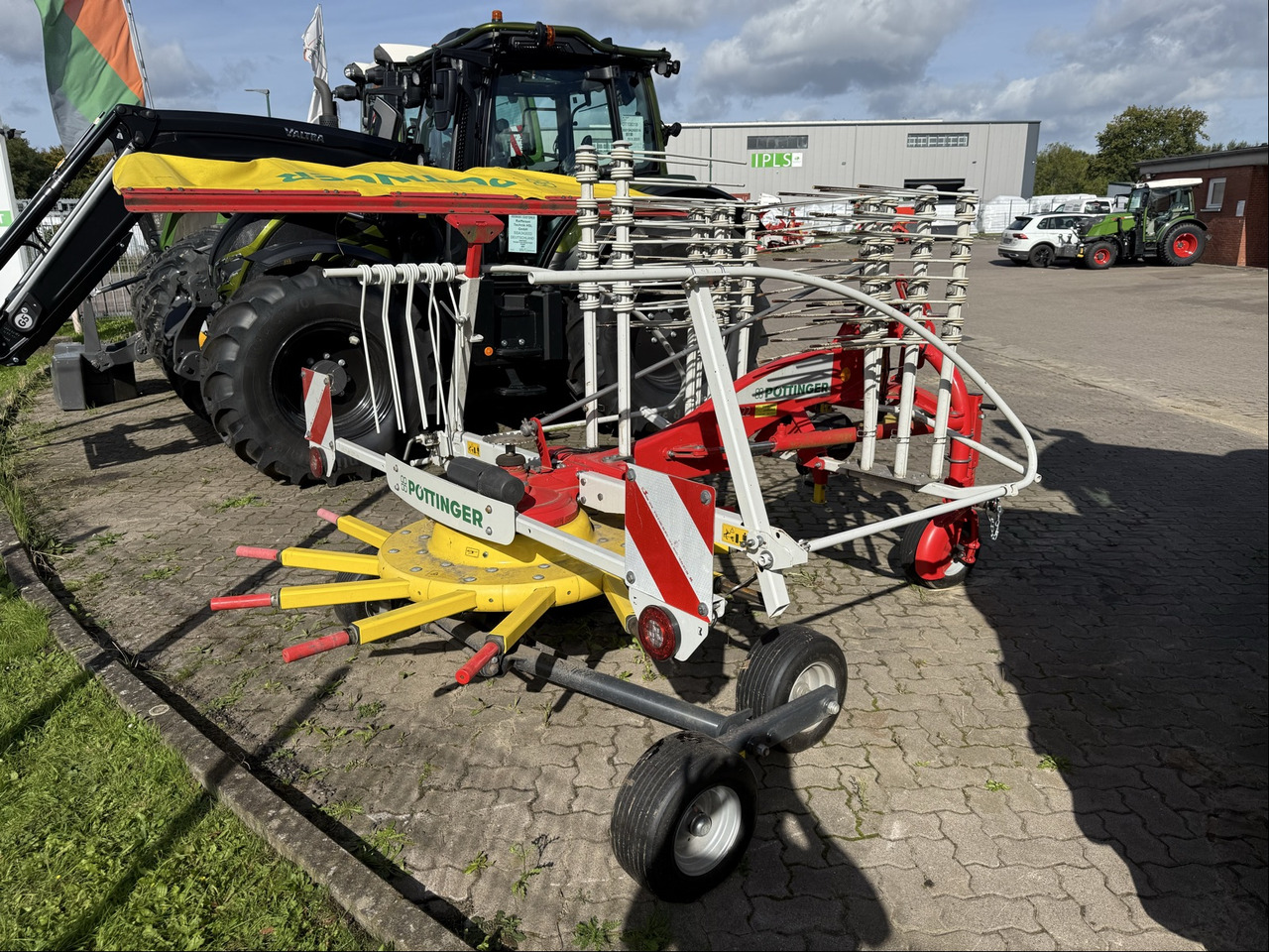 Pöttinger TOP 422 Einkreiselschwader - Henificadora: foto 5 Pöttinger TOP 422 Einkreiselschwader - Henificadora: foto 5