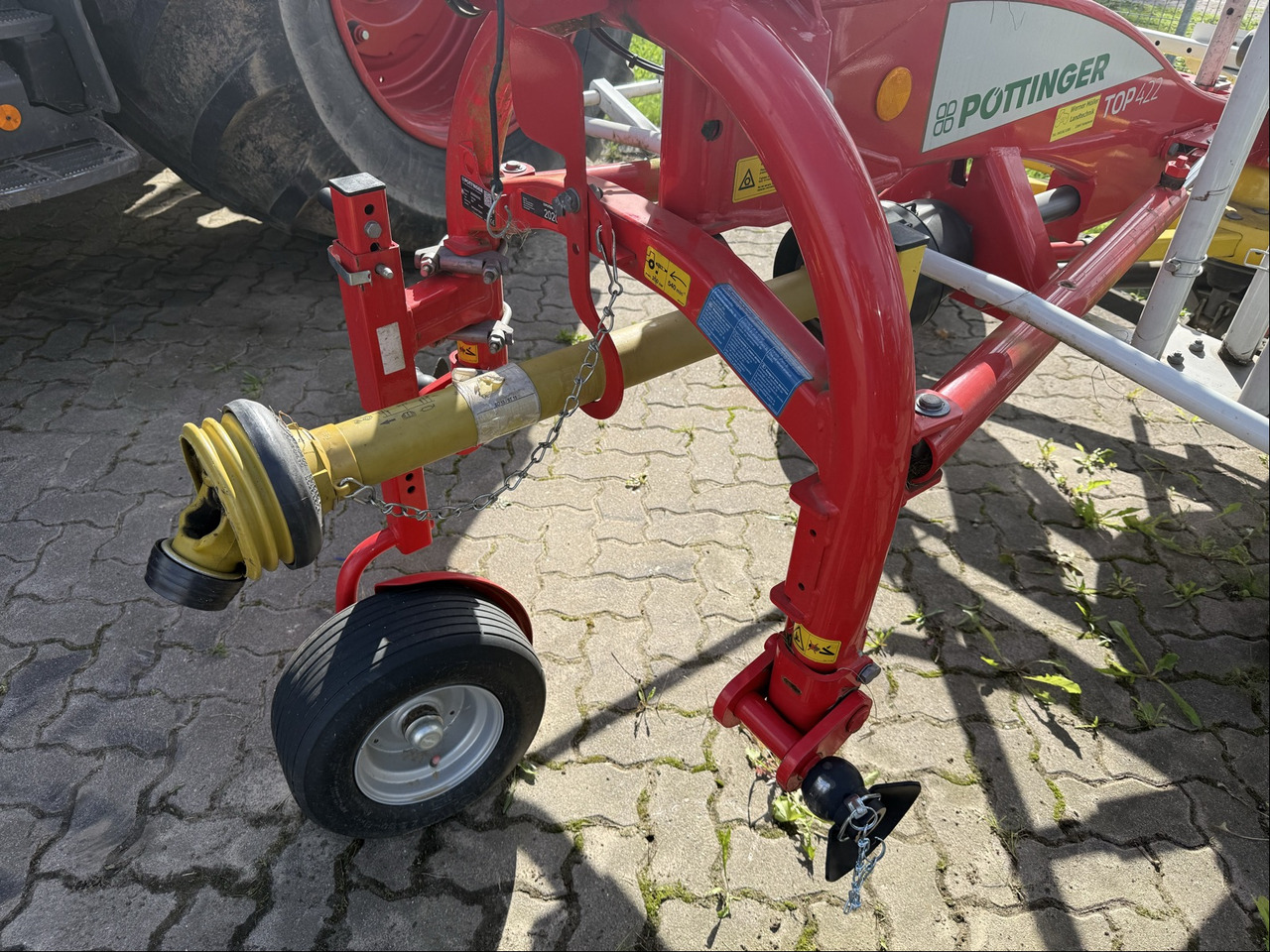 Pöttinger TOP 422 Einkreiselschwader - Henificadora: foto 3 Pöttinger TOP 422 Einkreiselschwader - Henificadora: foto 3