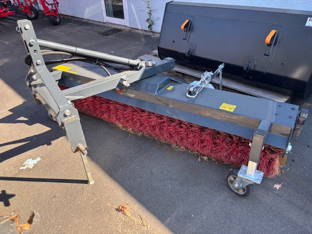 Saphir FKM 231 Kehrmaschine - Segadora: foto 1 Saphir FKM 231 Kehrmaschine - Segadora: foto 1