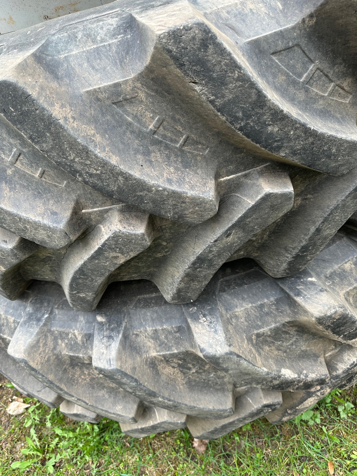 Zwill. 460/85R30 520/85R46 - Neumáticos y llantas: foto 3 Zwill. 460/85R30 520/85R46 - Neumáticos y llantas: foto 3