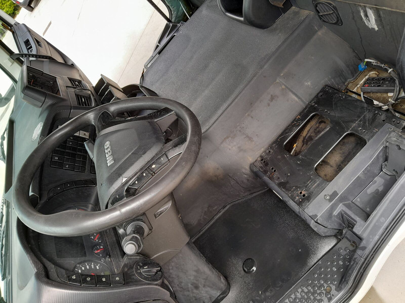 Cabina e interior para Camión Iveco Stralis AT HI-ROAD: foto 6