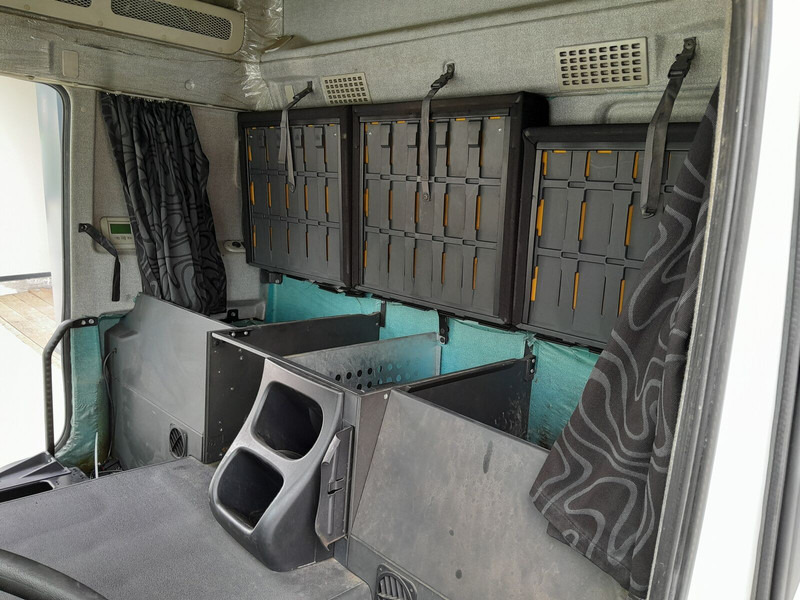 Cabina e interior para Camión Iveco Stralis AT HI-ROAD: foto 7