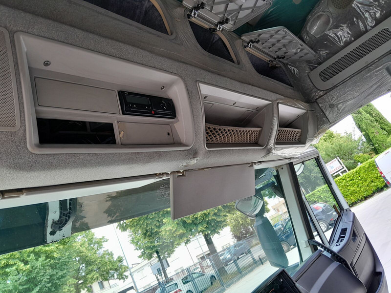 Cabina e interior para Camión Iveco Stralis AT HI-ROAD: foto 9