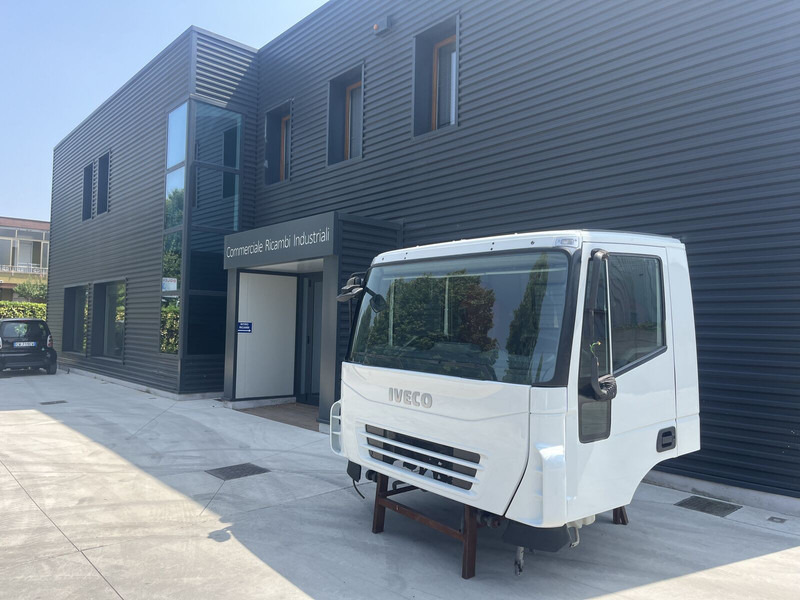 Iveco Stralis - Trakker - Cabina e interior para Camión: foto 3 Iveco Stralis - Trakker - Cabina e interior para Camión: foto 3