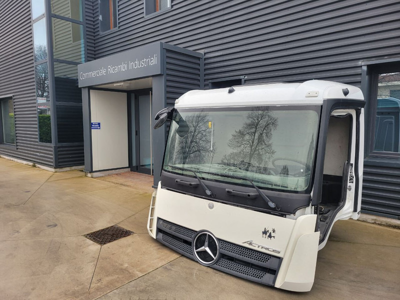 Mercedes-Benz Arocs - Actros Classicspace - Cabina e interior para Camión: foto 1 Mercedes-Benz Arocs - Actros Classicspace - Cabina e interior para Camión: foto 1