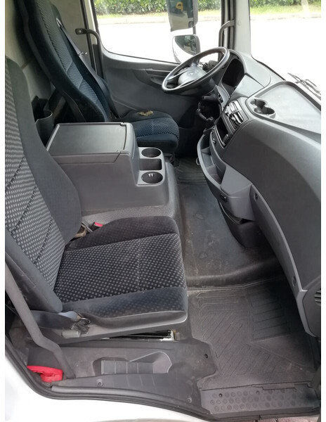 Mercedes-Benz Atego ,Axor - Cabina e interior para Camión: foto 3 Mercedes-Benz Atego ,Axor - Cabina e interior para Camión: foto 3