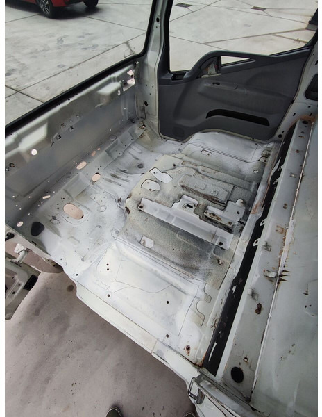 Mitsubishi Fuso CANTER S TYPE EURO 5 EURO 6 MODEL - Cabina e interior para Camión: foto 3 Mitsubishi Fuso CANTER S TYPE EURO 5 EURO 6 MODEL - Cabina e interior para Camión: foto 3
