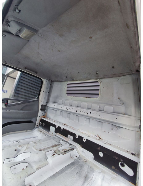 Mitsubishi Fuso CANTER S TYPE EURO 5 EURO 6 MODEL - Cabina e interior para Camión: foto 5 Mitsubishi Fuso CANTER S TYPE EURO 5 EURO 6 MODEL - Cabina e interior para Camión: foto 5