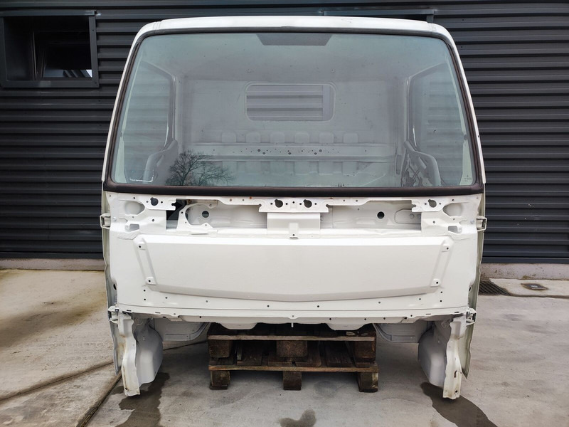 Mitsubishi Fuso CANTER S TYPE EURO 5 EURO 6 MODEL - Cabina e interior para Camión: foto 1 Mitsubishi Fuso CANTER S TYPE EURO 5 EURO 6 MODEL - Cabina e interior para Camión: foto 1