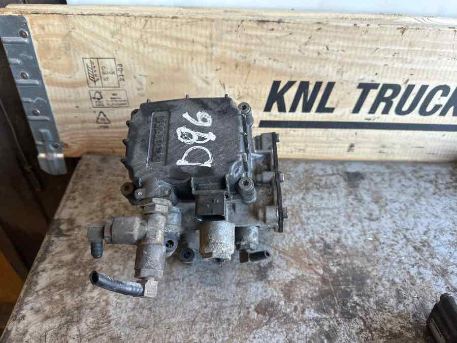 DAF TRAILER VALVE 1747137 - Válvula de freno para Camión: foto 1 DAF TRAILER VALVE 1747137 - Válvula de freno para Camión: foto 1