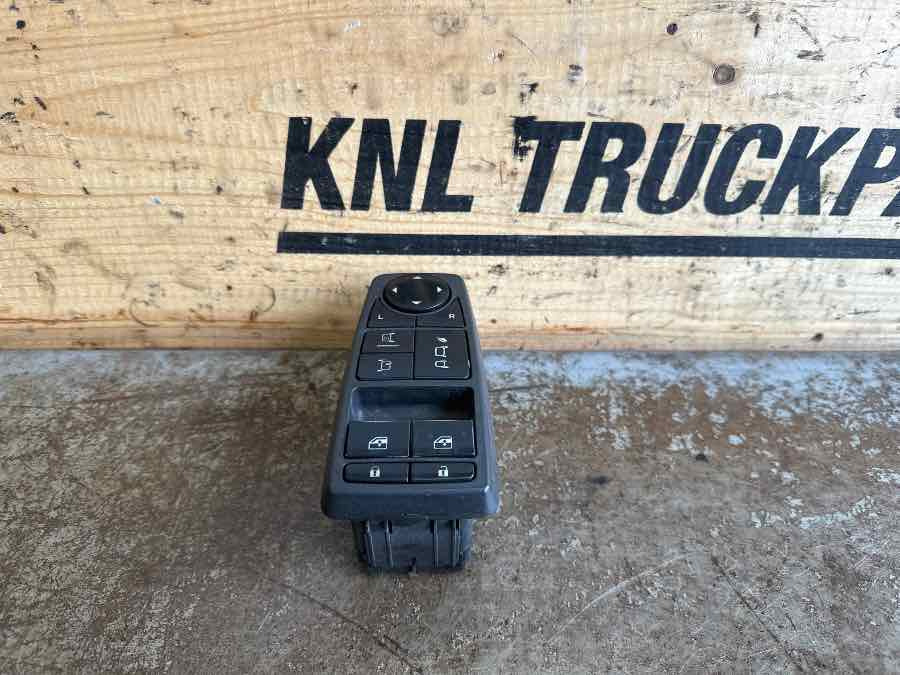 MAN ECU DOOR 81.25806-7107 - Cabina e interior para Camión: foto 1 MAN ECU DOOR 81.25806-7107 - Cabina e interior para Camión: foto 1