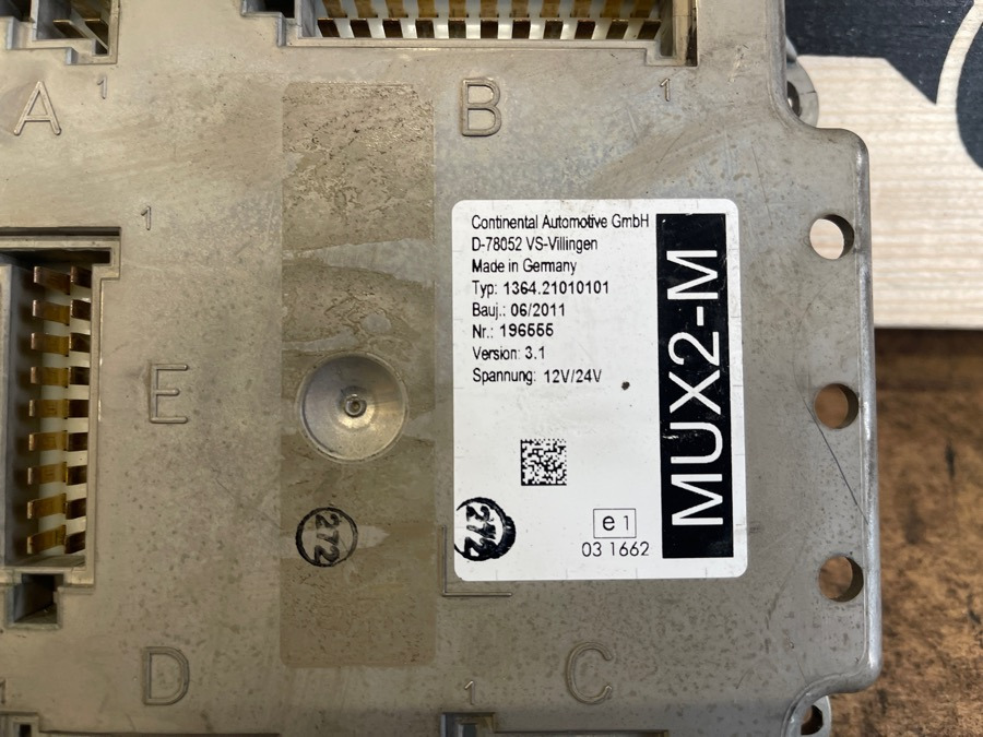 MAN ECU MUX2-M 1364.21010101 - Sistema eléctrico para Camión: foto 2 MAN ECU MUX2-M 1364.21010101 - Sistema eléctrico para Camión: foto 2