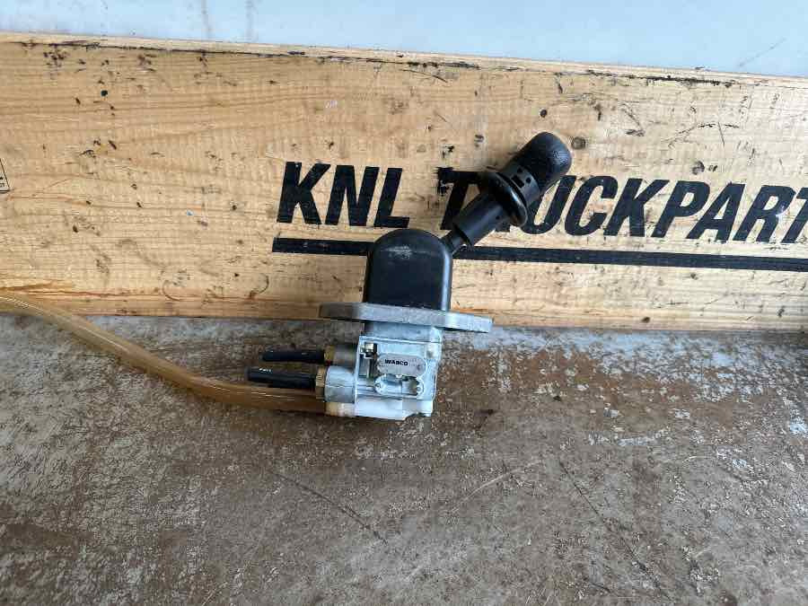 MAN HANDBRAKE 81.52315-6208 - Cabina e interior para Camión: foto 2 MAN HANDBRAKE 81.52315-6208 - Cabina e interior para Camión: foto 2