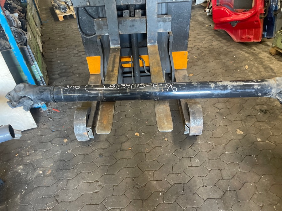 MAN PROPSHAFT 81.39143-6196 - Árbol de transmisión para Camión: foto 1 MAN PROPSHAFT 81.39143-6196 - Árbol de transmisión para Camión: foto 1