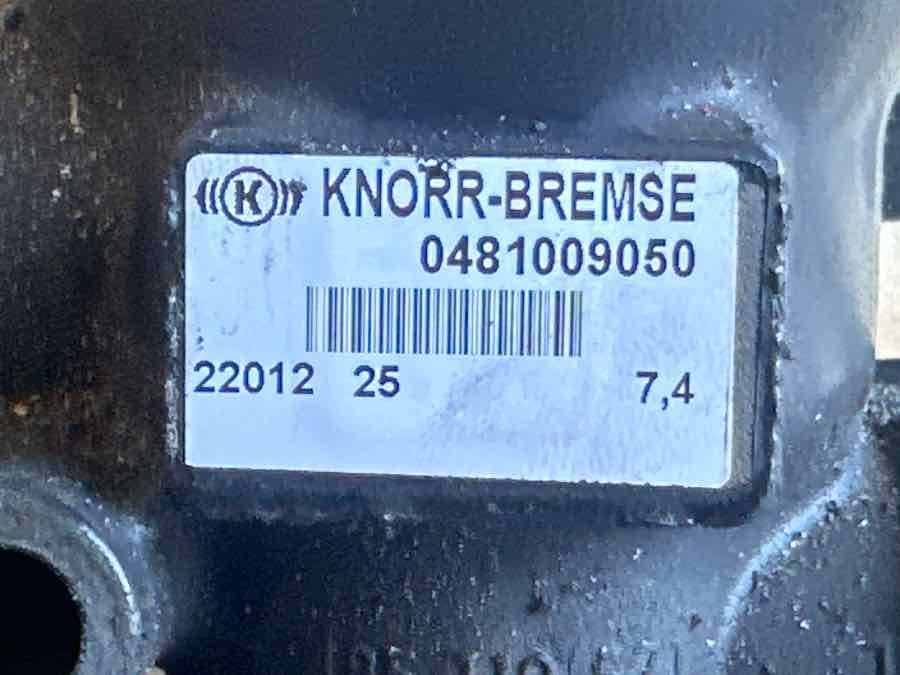MAN VALVE 81.52161-6322 - Válvula de freno para Camión: foto 2 MAN VALVE 81.52161-6322 - Válvula de freno para Camión: foto 2