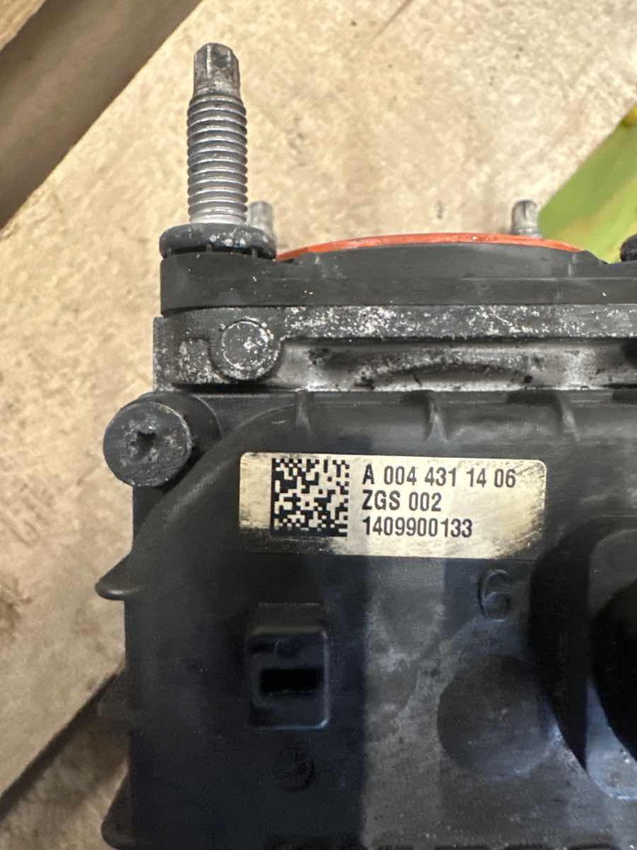 SETRA / MERCEDES BRAKE VALVE A0044314906 - Válvula de freno para Autobús: foto 2 SETRA / MERCEDES BRAKE VALVE A0044314906 - Válvula de freno para Autobús: foto 2