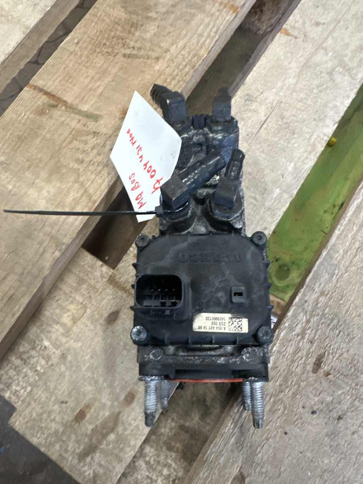 SETRA / MERCEDES BRAKE VALVE A0044314906 - Válvula de freno para Autobús: foto 1 SETRA / MERCEDES BRAKE VALVE A0044314906 - Válvula de freno para Autobús: foto 1