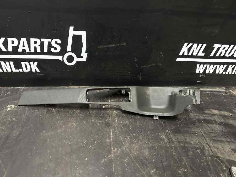 VOLVO DOOR COVER 23772636 - Cabina e interior para Camión: foto 2 VOLVO DOOR COVER 23772636 - Cabina e interior para Camión: foto 2