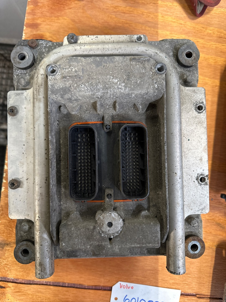 VOLVO ECU 60100000 PO6 - Unidad de control para Camión: foto 2 VOLVO ECU 60100000 PO6 - Unidad de control para Camión: foto 2