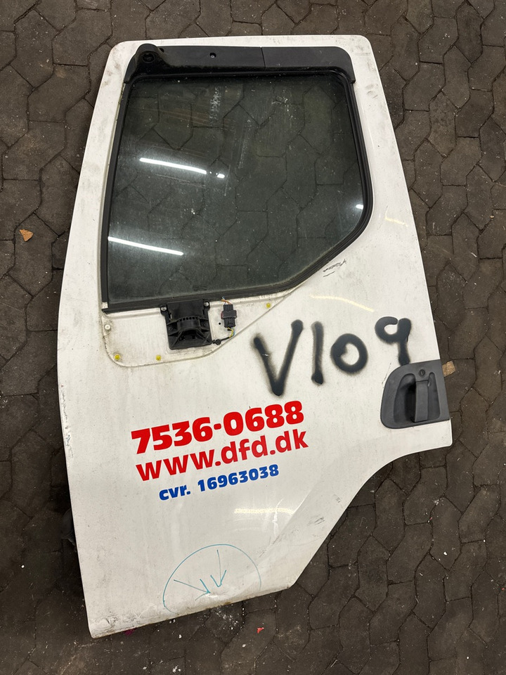 VOLVO FLE LEFT DOOR 20832731 - Cabina e interior para Camión: foto 1 VOLVO FLE LEFT DOOR 20832731 - Cabina e interior para Camión: foto 1