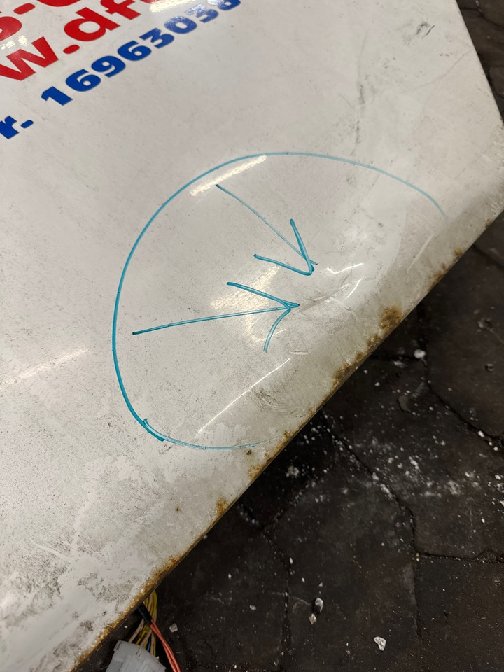 VOLVO FLE LEFT DOOR 20832731 - Cabina e interior para Camión: foto 2 VOLVO FLE LEFT DOOR 20832731 - Cabina e interior para Camión: foto 2