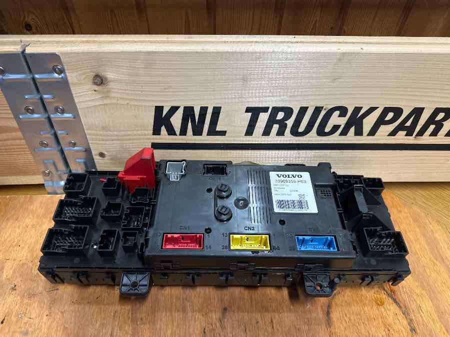 VOLVO FUSE BOKS 23909355 - Cabina e interior para Camión: foto 2 VOLVO FUSE BOKS 23909355 - Cabina e interior para Camión: foto 2