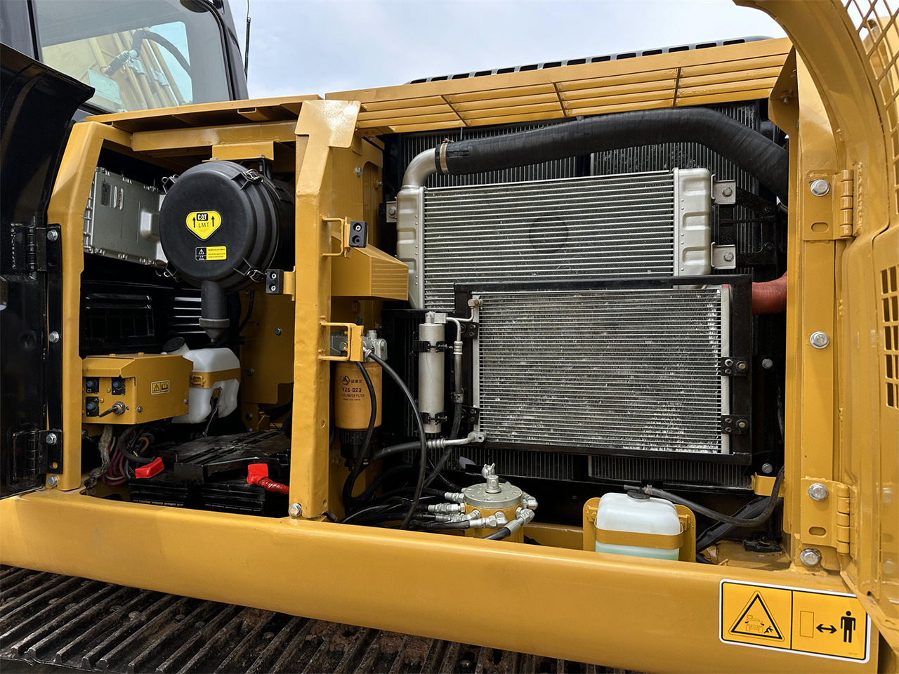 Excavadora de cadenas CAT 320DL: foto 7