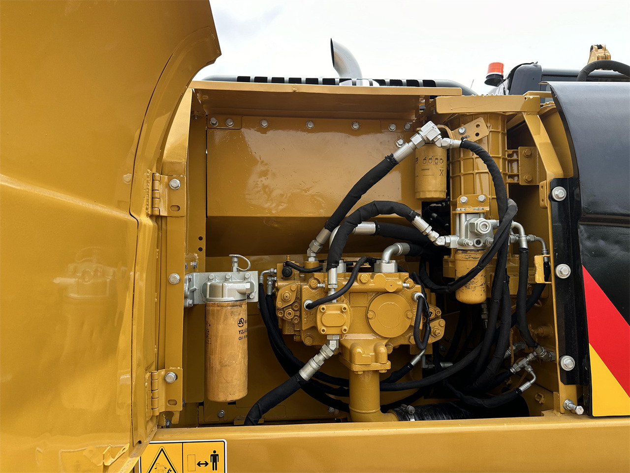 Excavadora de cadenas CAT 320DL: foto 8
