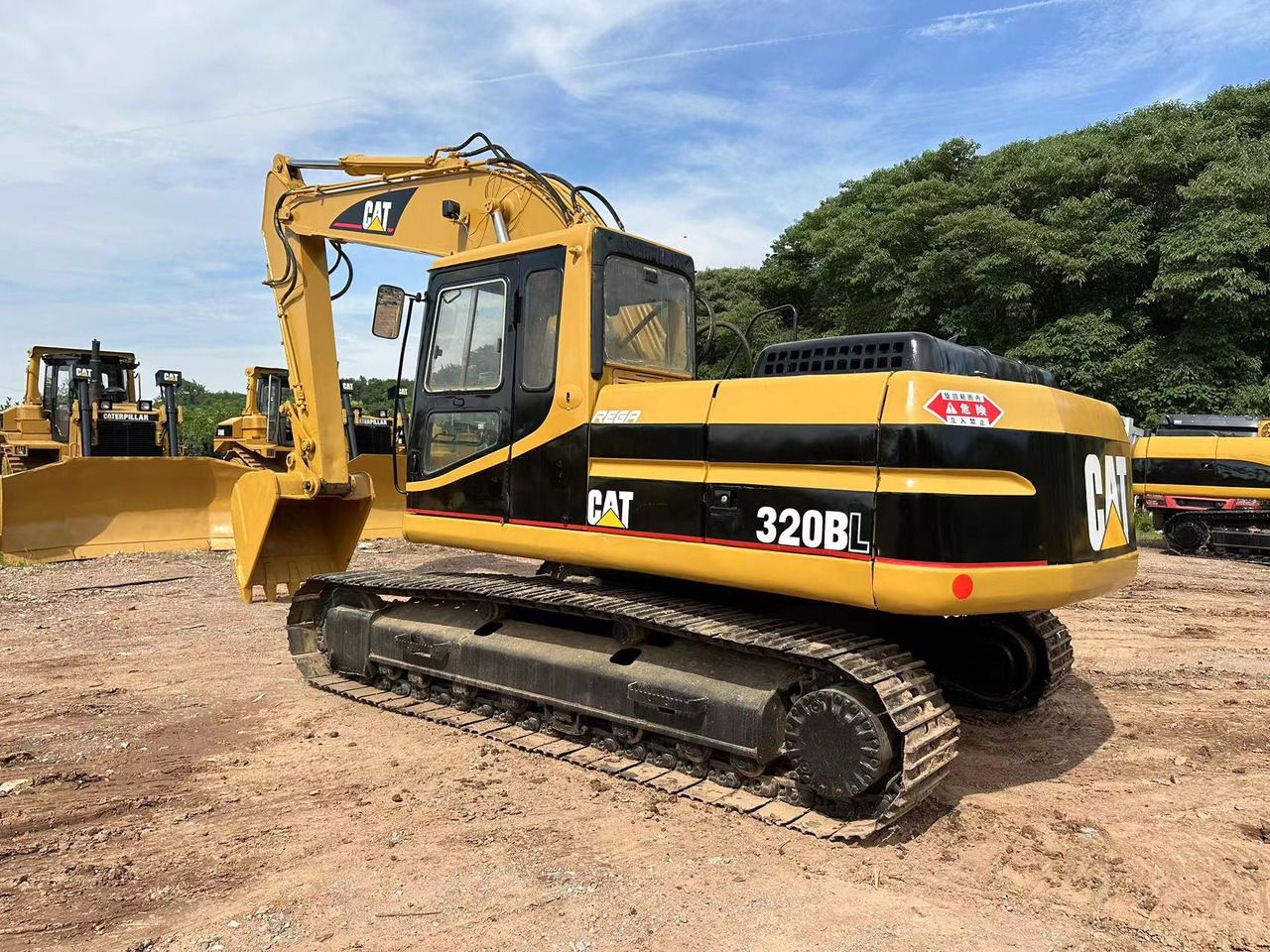 CATERPILLAR 320BL - Excavadora de cadenas: foto 1 CATERPILLAR 320BL - Excavadora de cadenas: foto 1