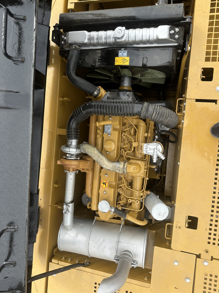 Excavadora de cadenas CATERPILLAR 320BL: foto 8