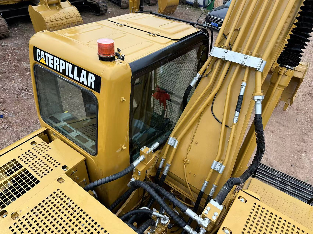 Excavadora de cadenas CATERPILLAR 320CL: foto 11