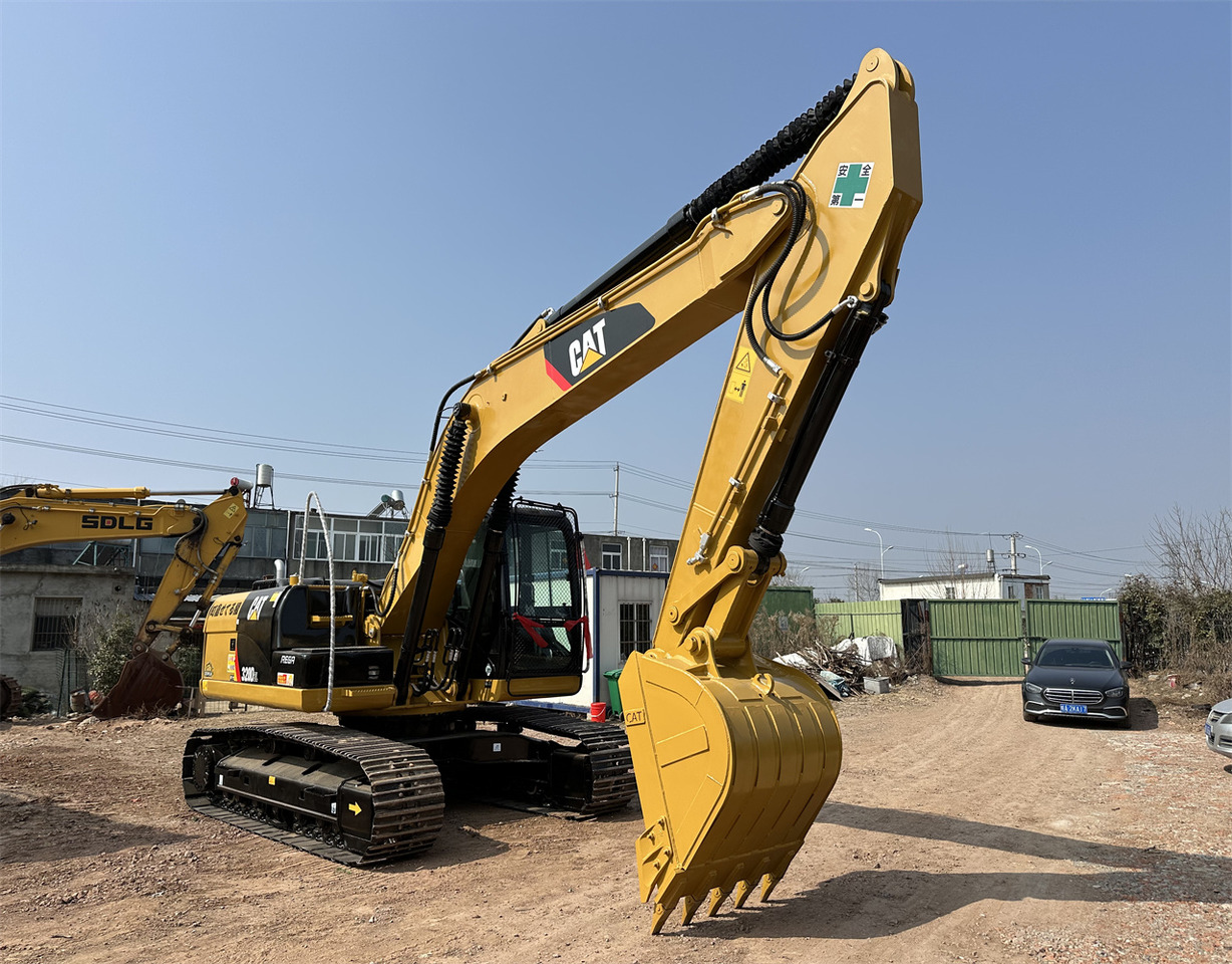 CATERPILLAR 320D2L - Excavadora de cadenas: foto 3 CATERPILLAR 320D2L - Excavadora de cadenas: foto 3