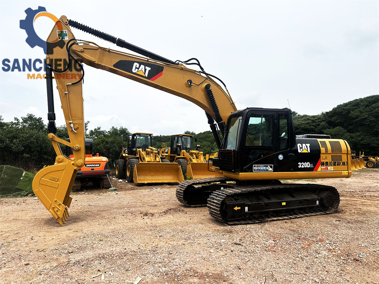 CATERPILLAR 320D2L - Excavadora de cadenas: foto 2 CATERPILLAR 320D2L - Excavadora de cadenas: foto 2