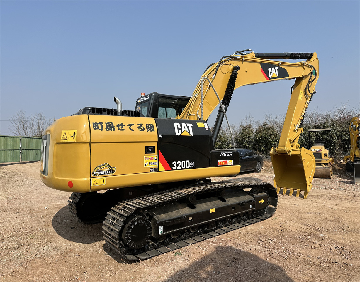 CATERPILLAR 320D2L - Excavadora de cadenas: foto 1 CATERPILLAR 320D2L - Excavadora de cadenas: foto 1