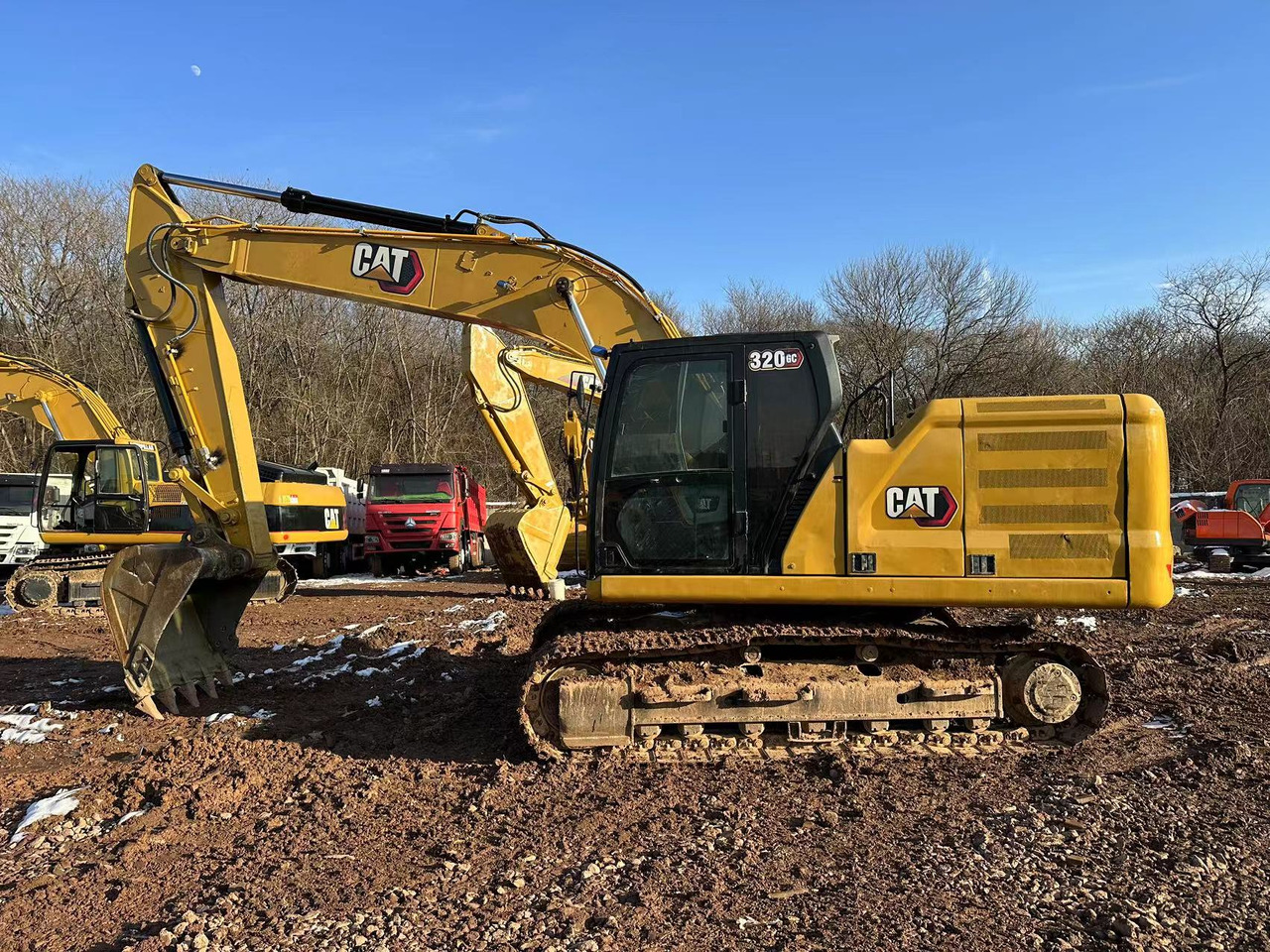 CATERPILLAR 320GC - Excavadora: foto 1 CATERPILLAR 320GC - Excavadora: foto 1