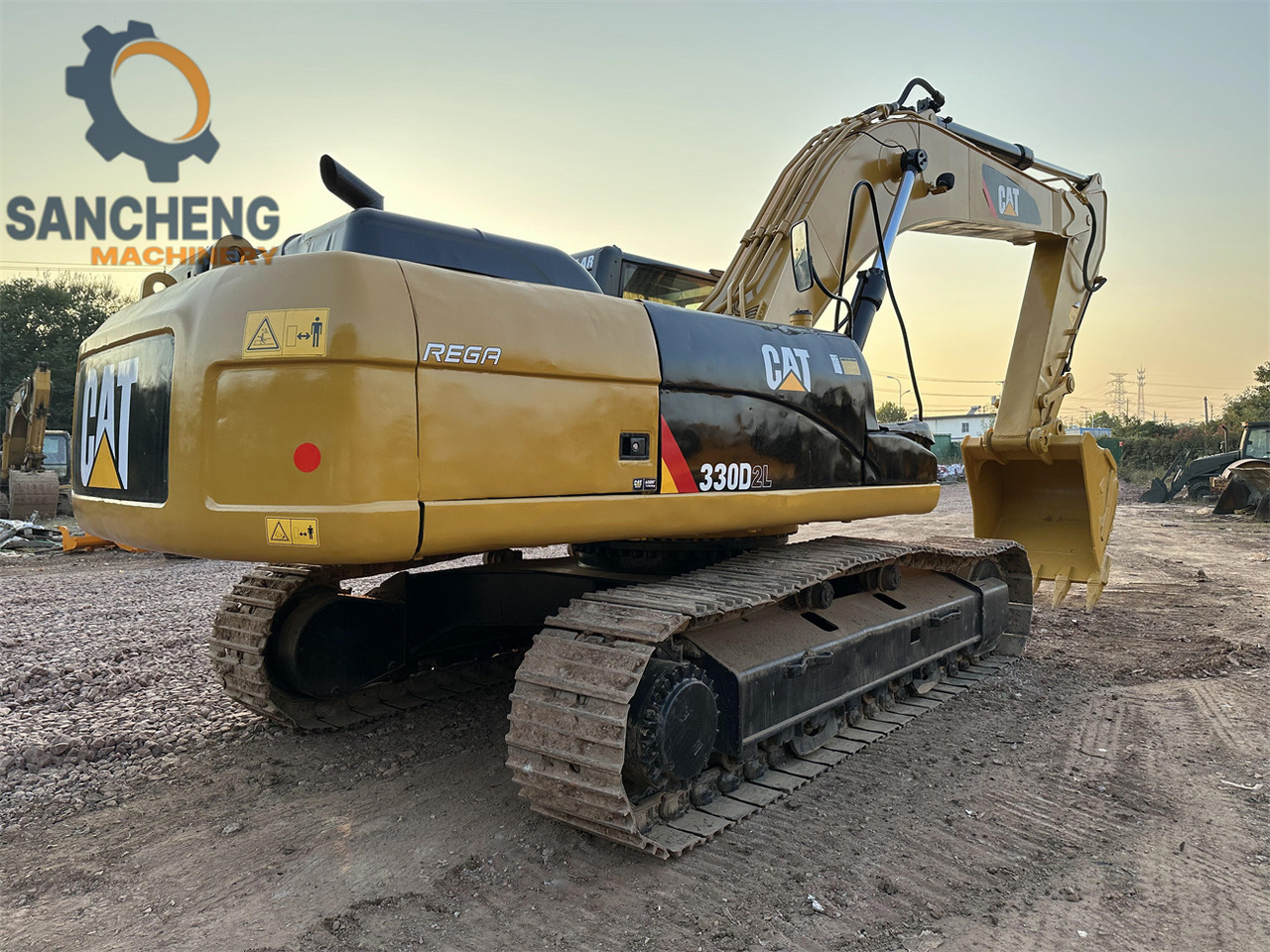 Excavadora de cadenas CATERPILLAR 330D2L: foto 8
