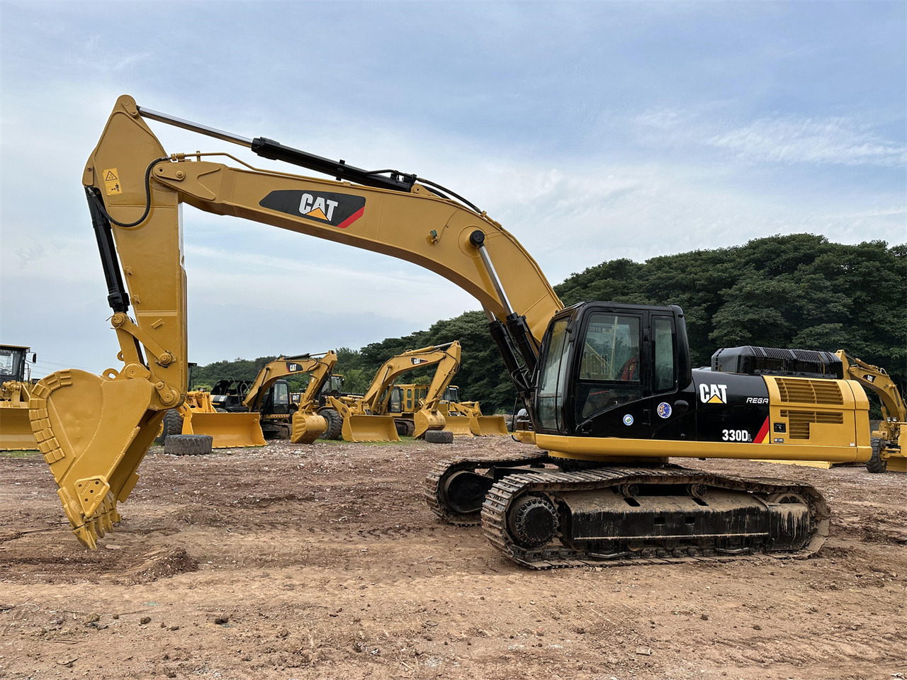 CATERPILLAR 330DL - Excavadora de cadenas: foto 1 CATERPILLAR 330DL - Excavadora de cadenas: foto 1